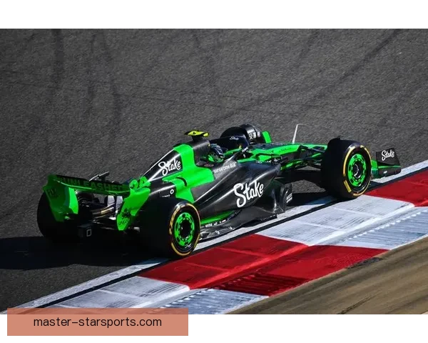 F1赛季揭幕战爆冷豪门失利新星强势夺冠引热议车坛格局再掀波澜全球