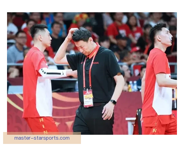 中国男篮备战世界杯迎来强敌 新帅李楠着力提升防守体系 中国男篮备战世界杯迎来强敌 新帅李楠着力提升防守体系